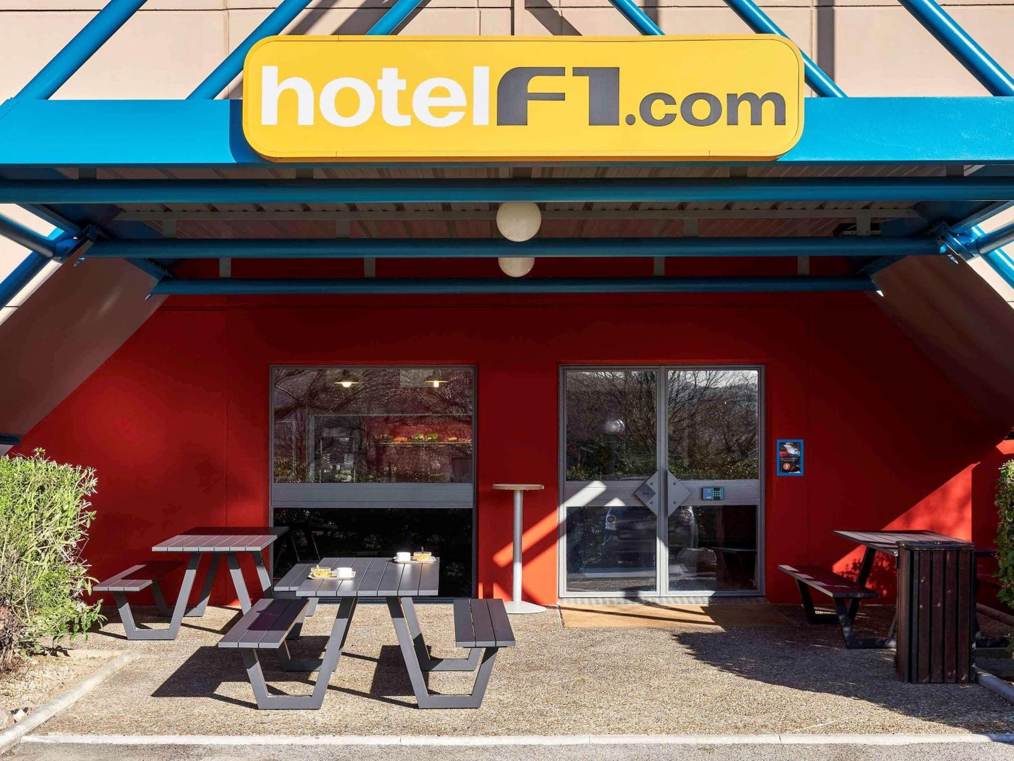 Hotelf1 Lille Metropole Мон-ан-Барёль Экстерьер фото